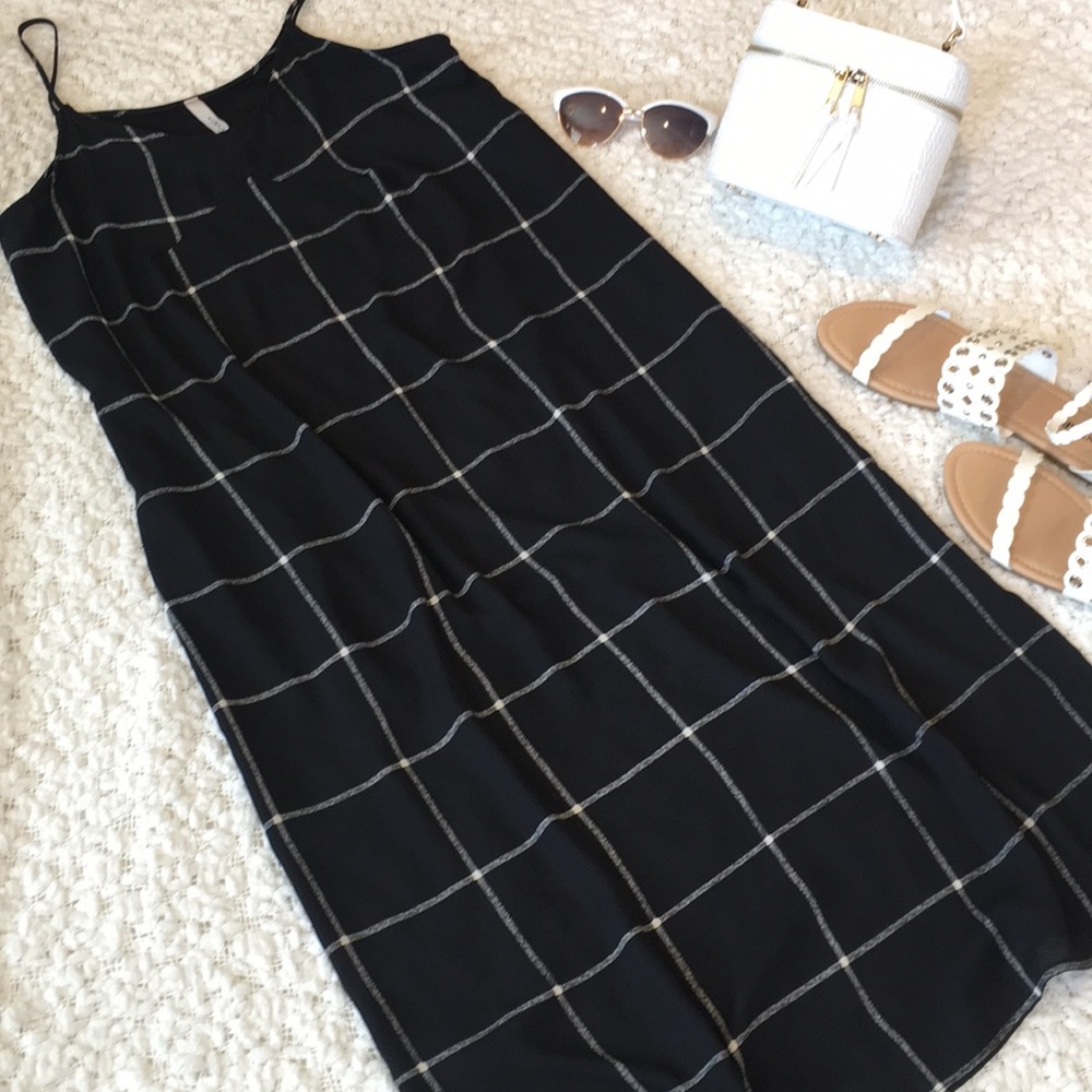 NWT Gilli  Maxi Checked Dress / Jumper w/Side Slit - Picture 4 of 16
